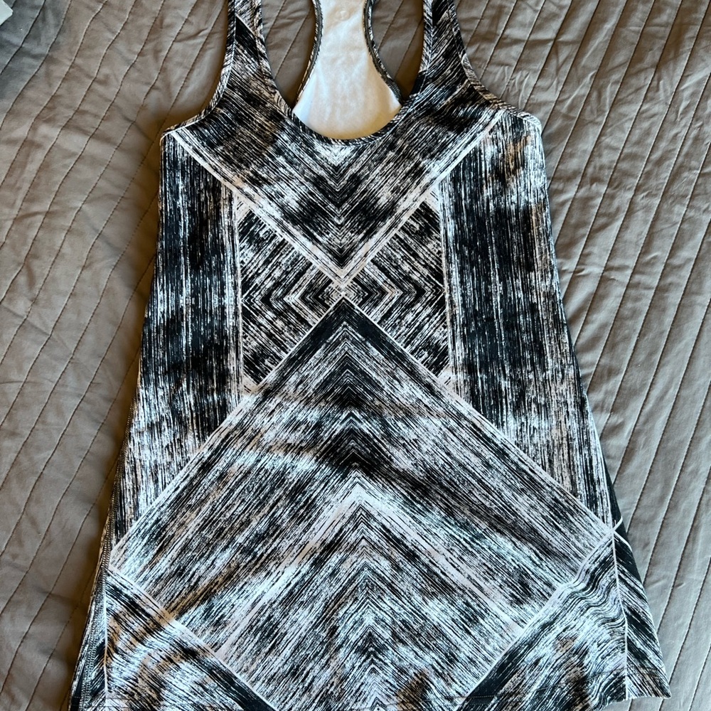 Lululemon Black and White Geometric Activewear Top